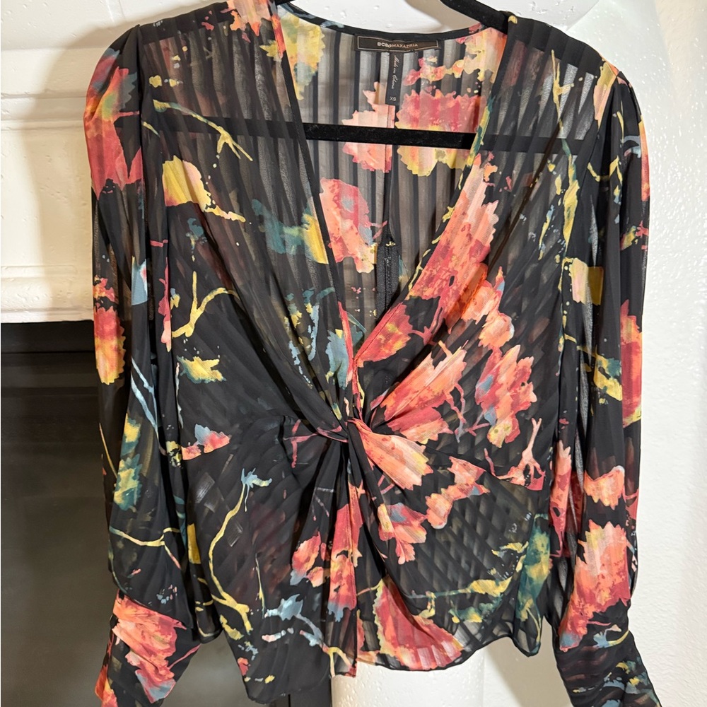 BCBGMaxAzria Sheer Floral Long Sleeve Blouse Twist Front Size XS